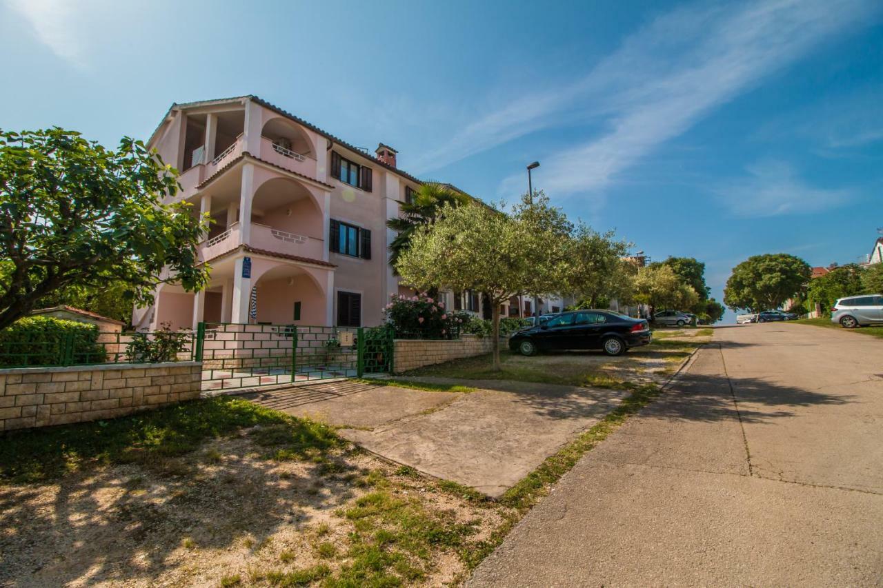 Apartments Mila Rovinj Exteriör bild